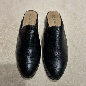 Bella Vita Women Black Croc-Embossed Leather Slip-On Mules Size 10